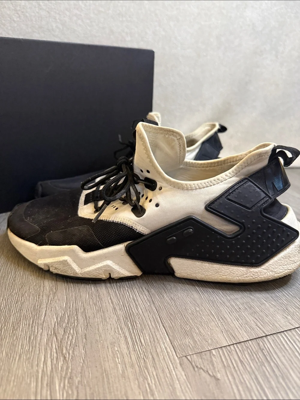 Nike Air Huarache Drift Black Sail White Sneakers AH7334-002 - size 10